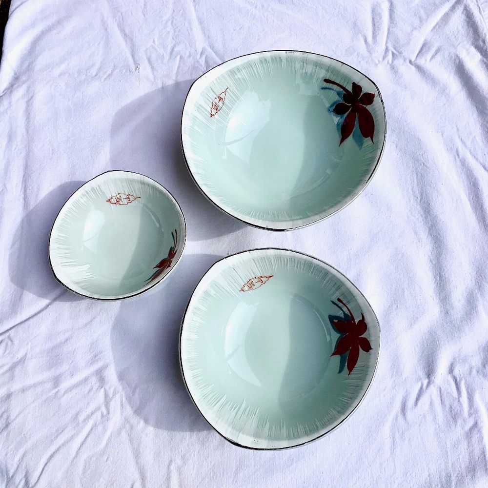 Japanese Porcelain Bowls Set of 3